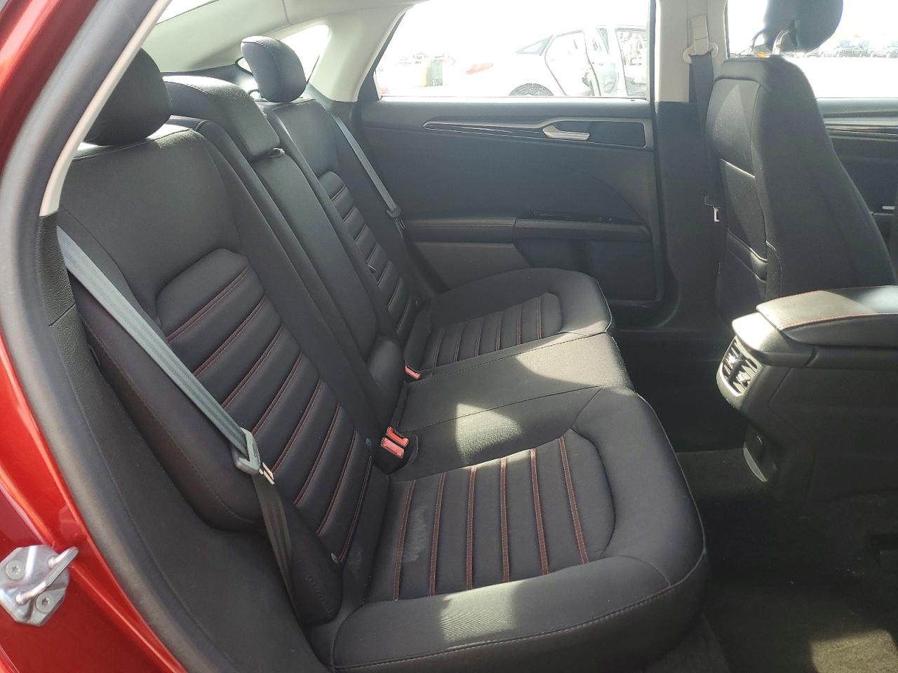 2014 Ford Fusion Se Red vin: 3FA6P0HD7ER154845
