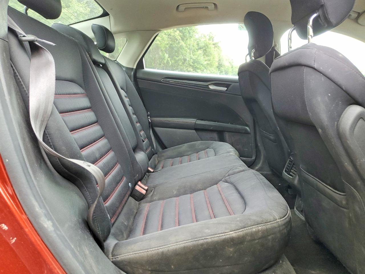 2014 Ford Fusion Se Red vin: 3FA6P0HD7ER195721