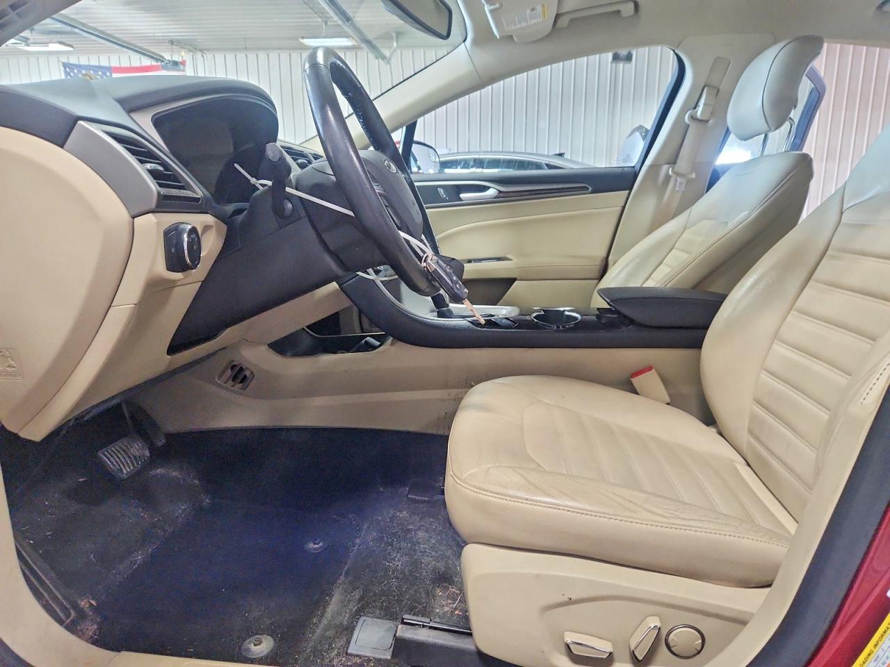 2014 Ford Fusion Se Red vin: 3FA6P0HD7ER231844