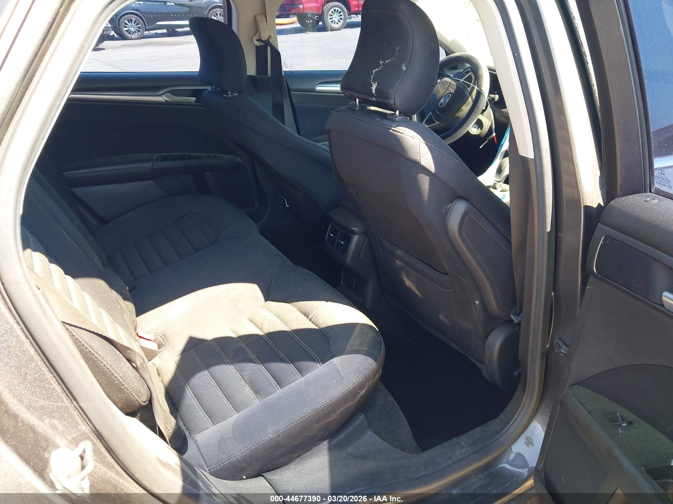 2015 Ford Fusion Se Серый vin: 3FA6P0HD7FR207089
