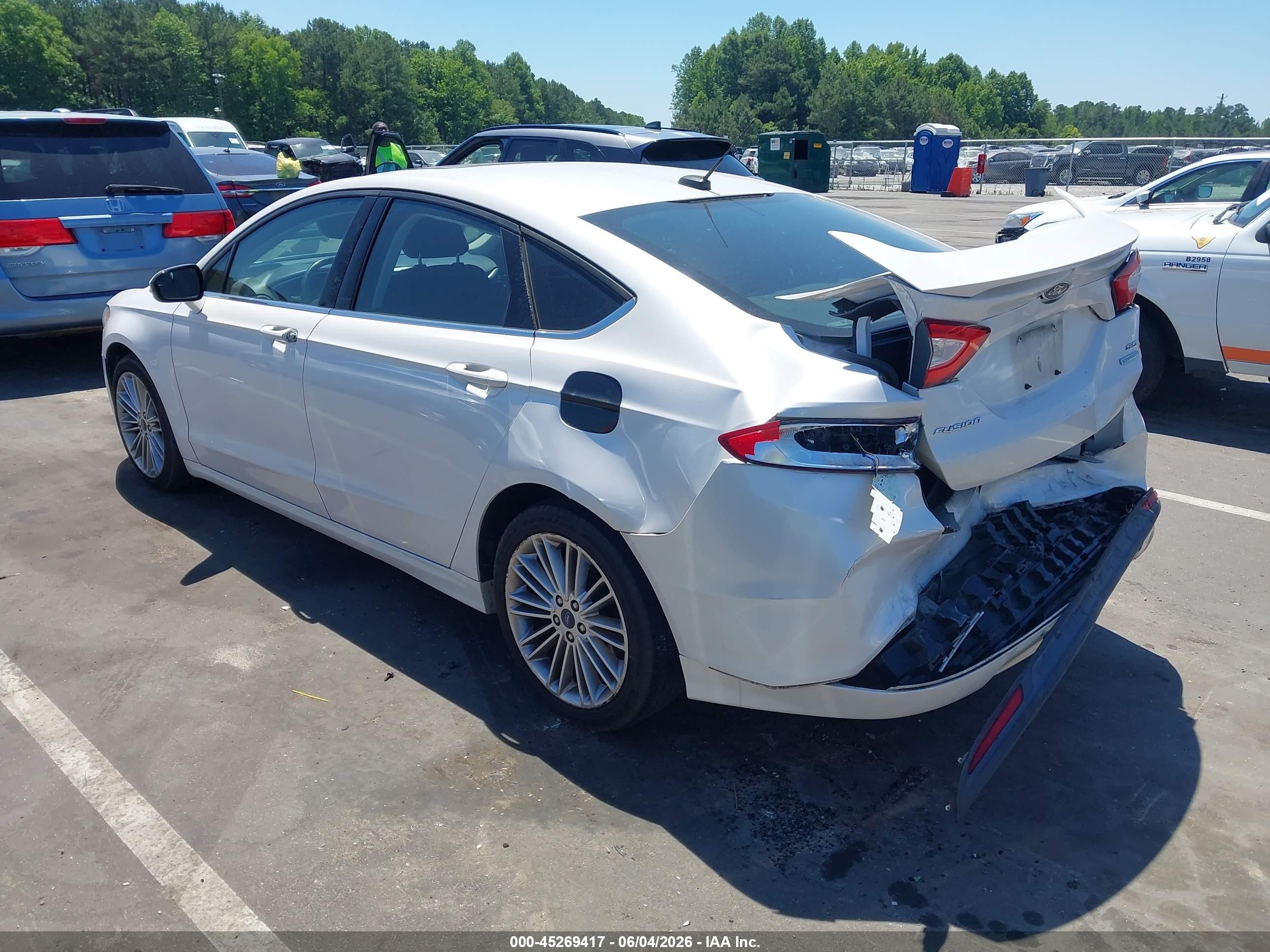 2015 Ford Fusion Se Белый vin: 3FA6P0HD7FR232851