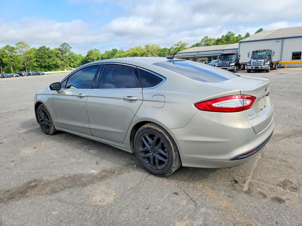 2016 Ford Fusion Se Gold vin: 3FA6P0HD7GR136378
