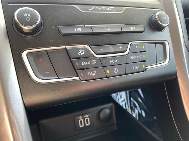 2019 Ford Fusion Se Black vin: 3FA6P0HD7KR209421