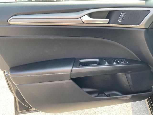 2019 Ford Fusion Se Black vin: 3FA6P0HD7KR209421