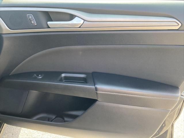 2019 Ford Fusion Se Black vin: 3FA6P0HD7KR209421