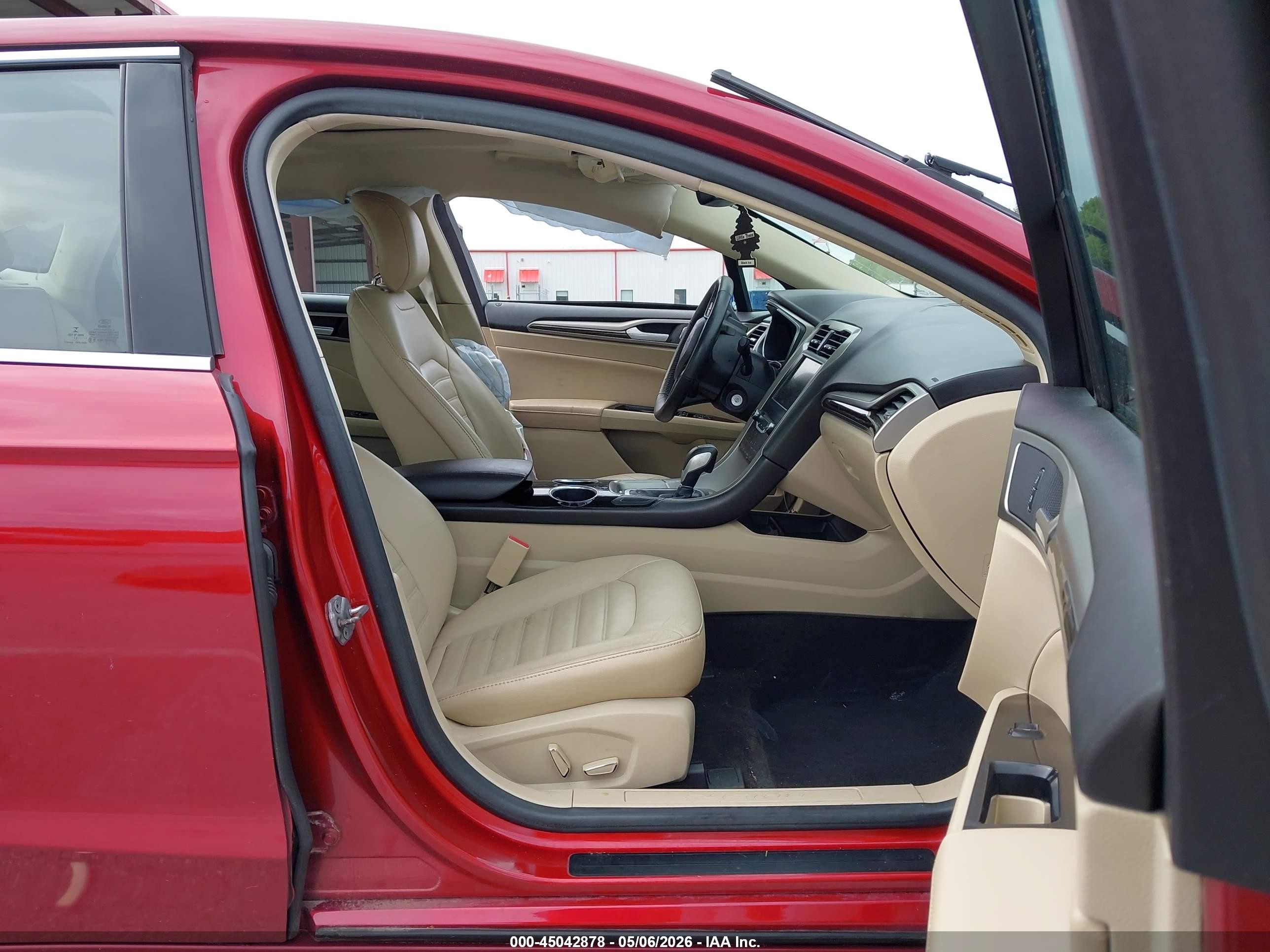 2014 Ford Fusion Se Red vin: 3FA6P0HD8ER135169