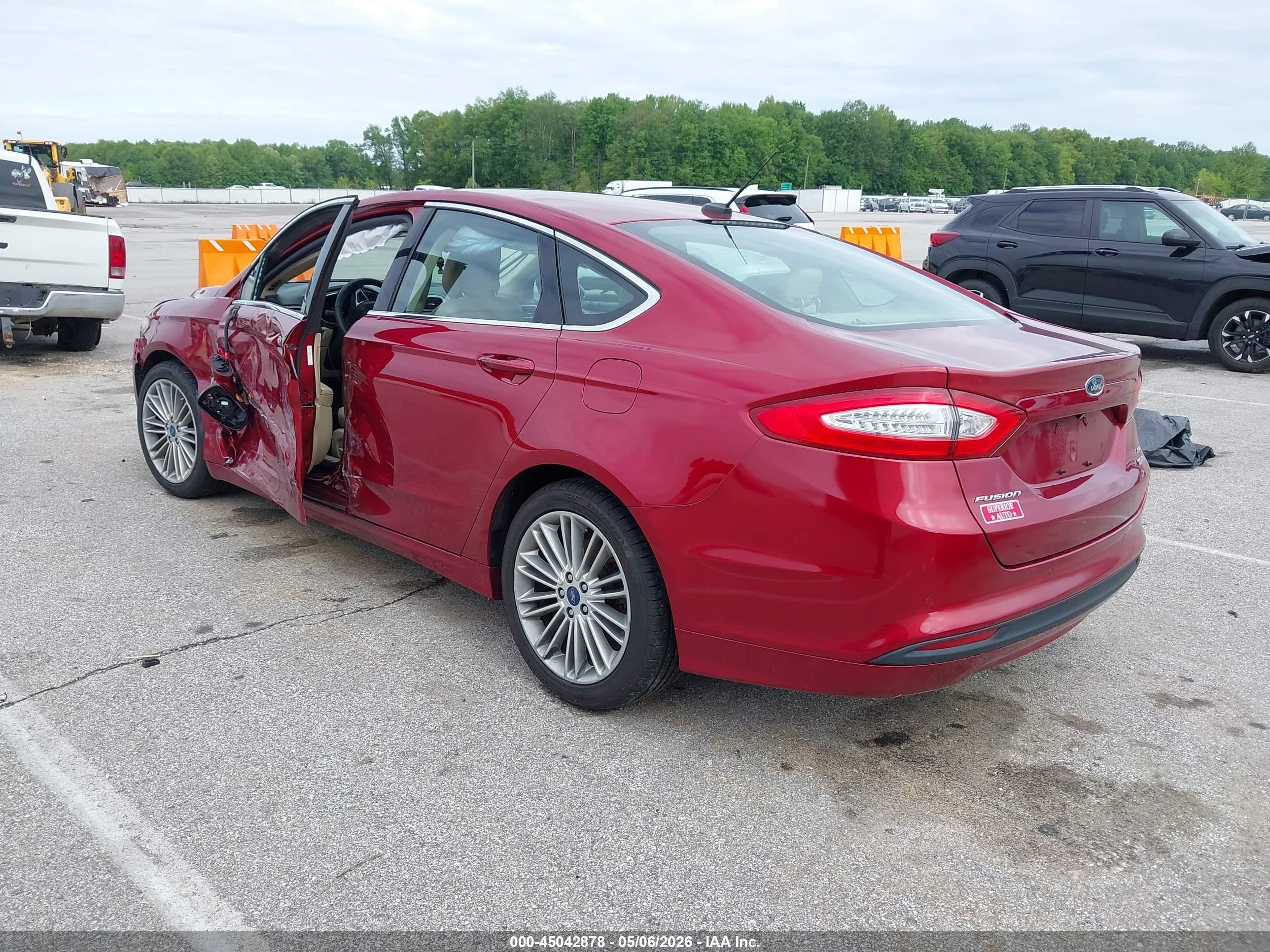 2014 Ford Fusion Se Red vin: 3FA6P0HD8ER135169