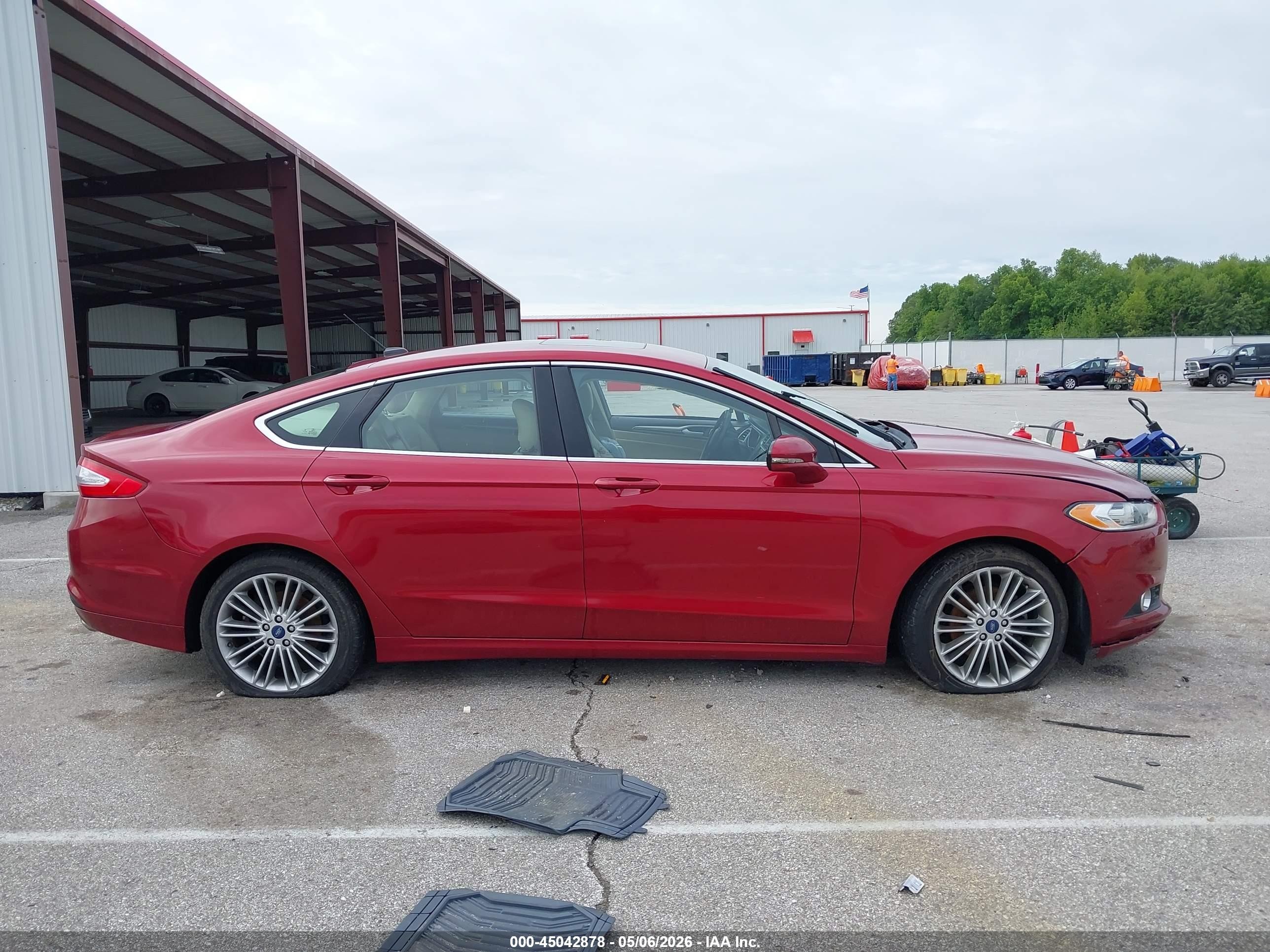 2014 Ford Fusion Se Red vin: 3FA6P0HD8ER135169