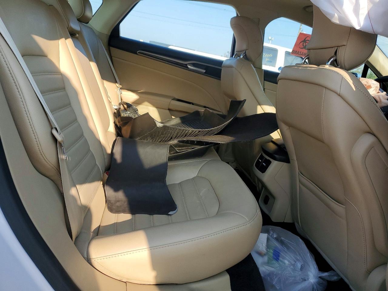 2014 Ford Fusion Se White vin: 3FA6P0HD8ER218343