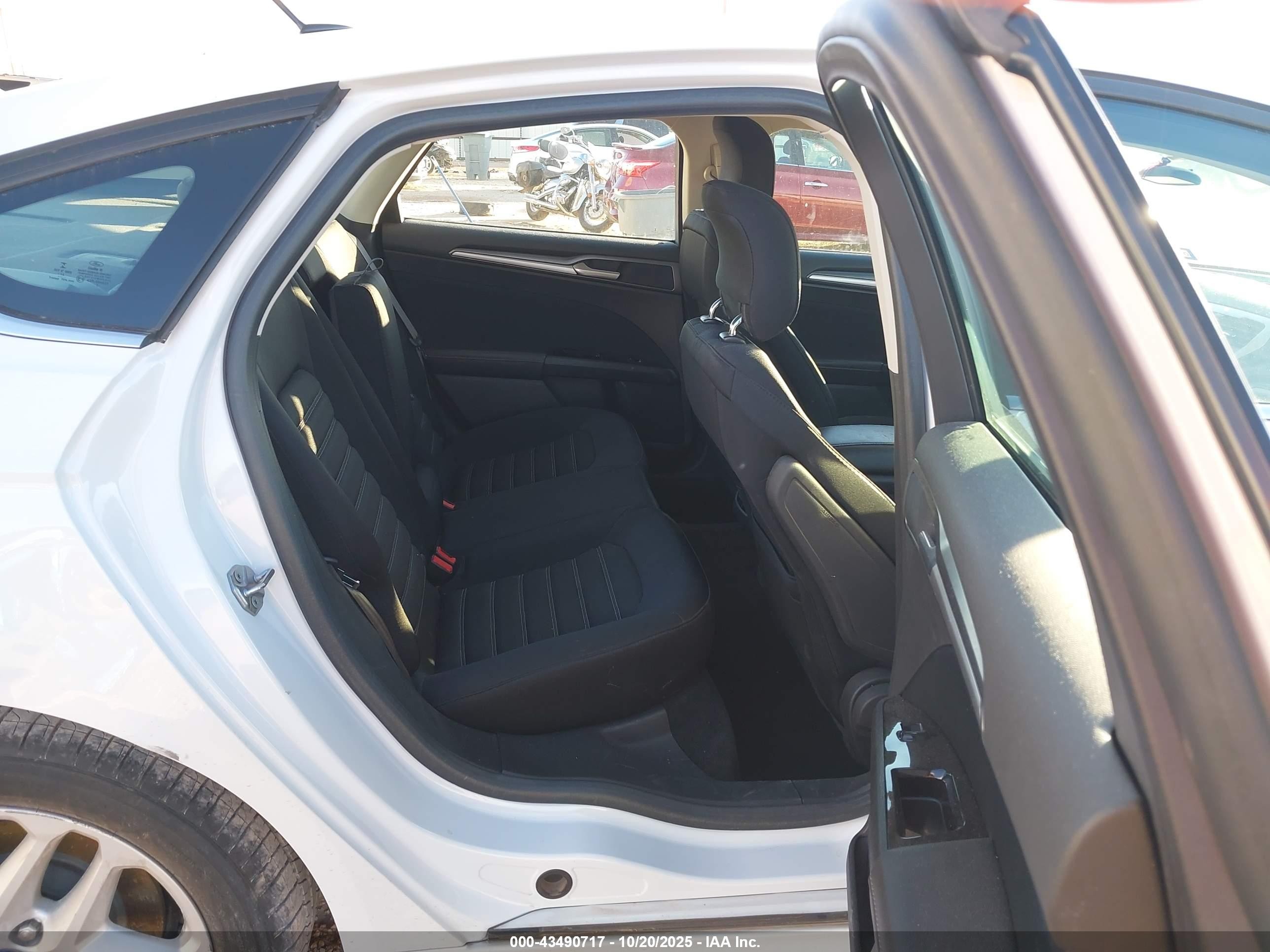 2014 Ford Fusion Se White vin: 3FA6P0HD8ER390744