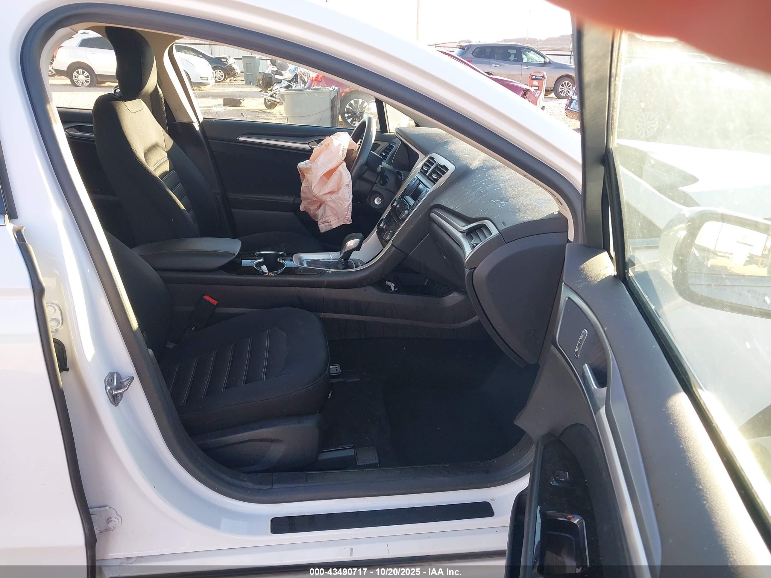 2014 Ford Fusion Se White vin: 3FA6P0HD8ER390744