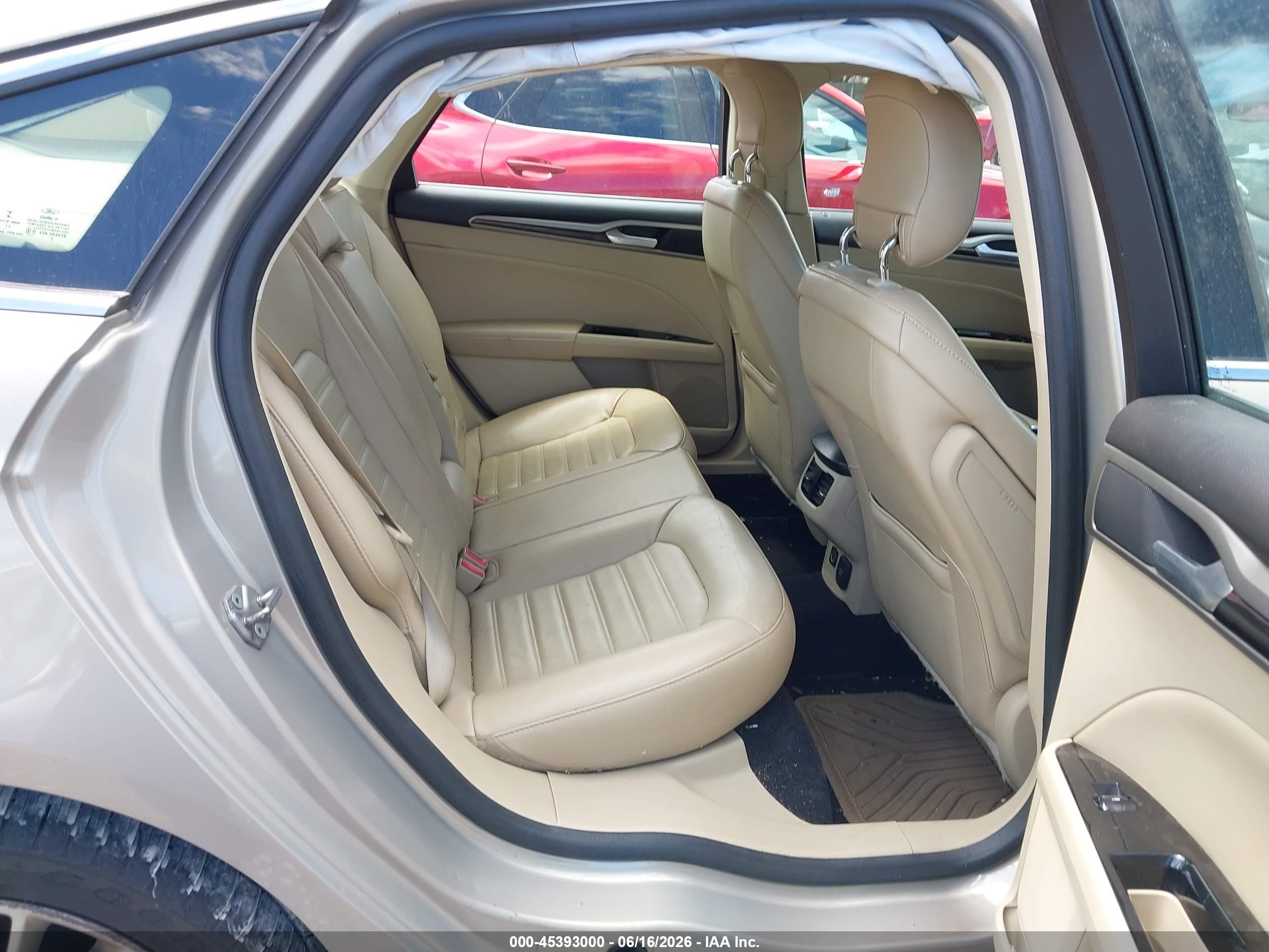 2015 Ford Fusion Se Champagne vin: 3FA6P0HD8FR112055