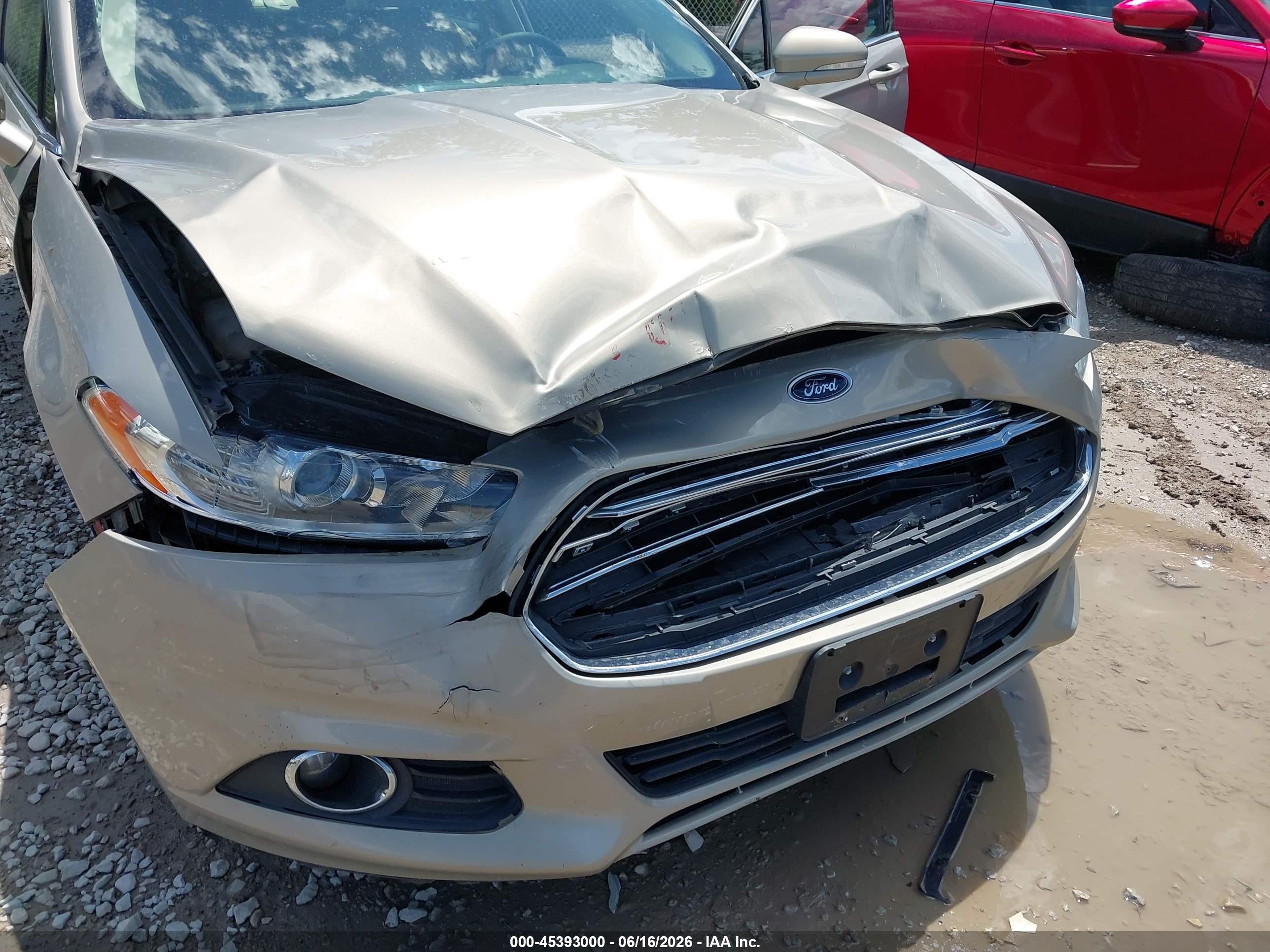 2015 Ford Fusion Se Champagne vin: 3FA6P0HD8FR112055