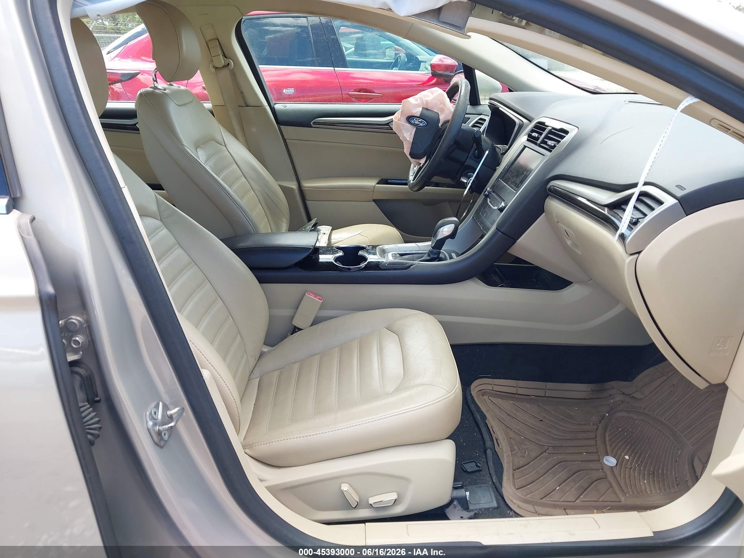 2015 Ford Fusion Se Champagne vin: 3FA6P0HD8FR112055