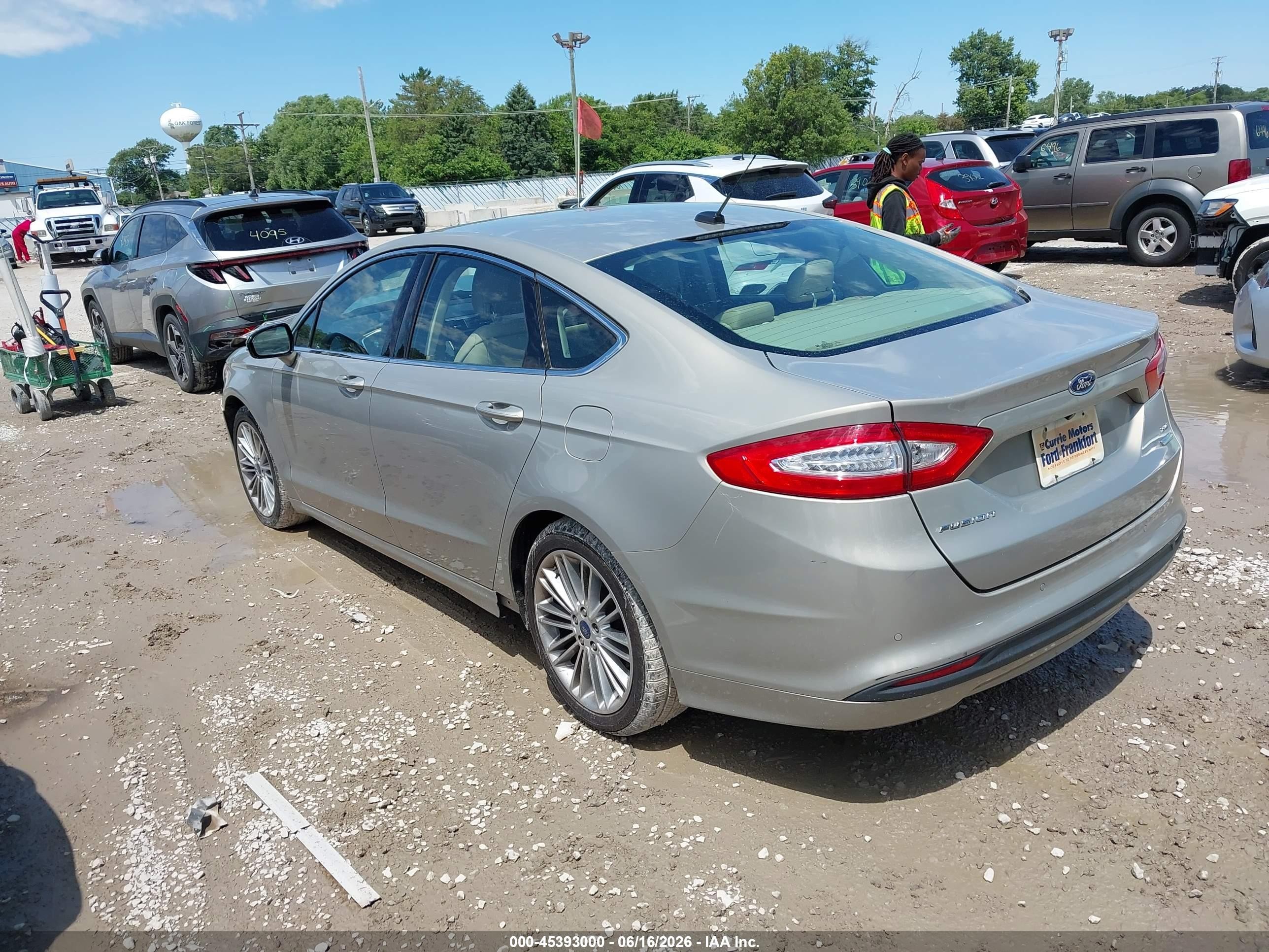 2015 Ford Fusion Se Champagne vin: 3FA6P0HD8FR112055
