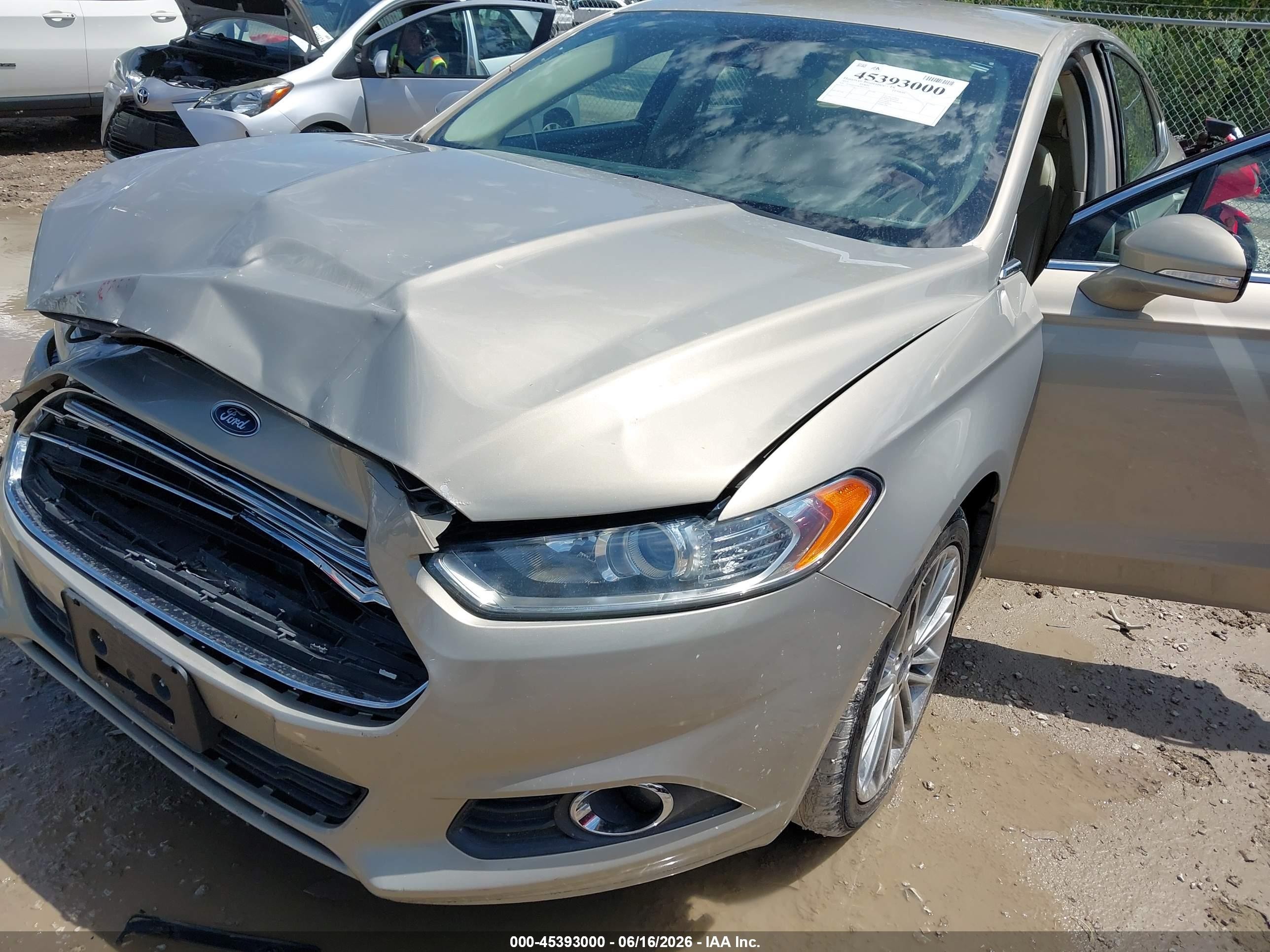 2015 Ford Fusion Se Champagne vin: 3FA6P0HD8FR112055