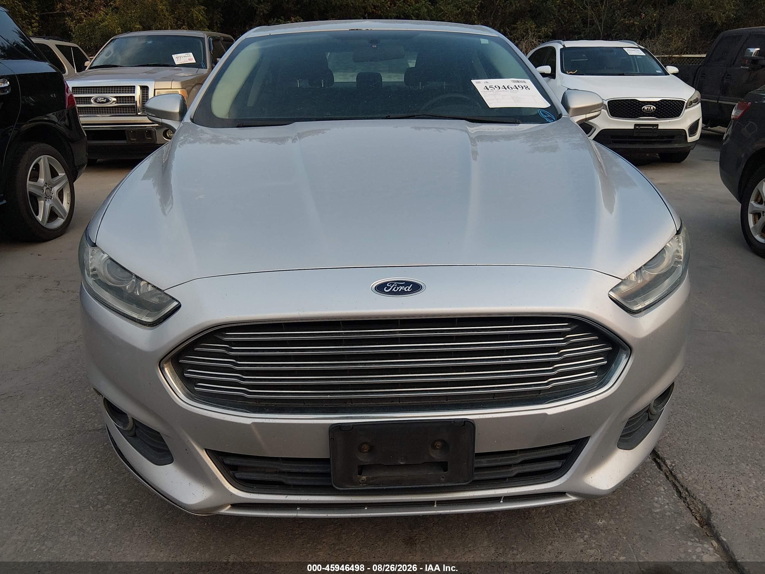 2015 Ford Fusion Se Серебряный vin: 3FA6P0HD8FR233653