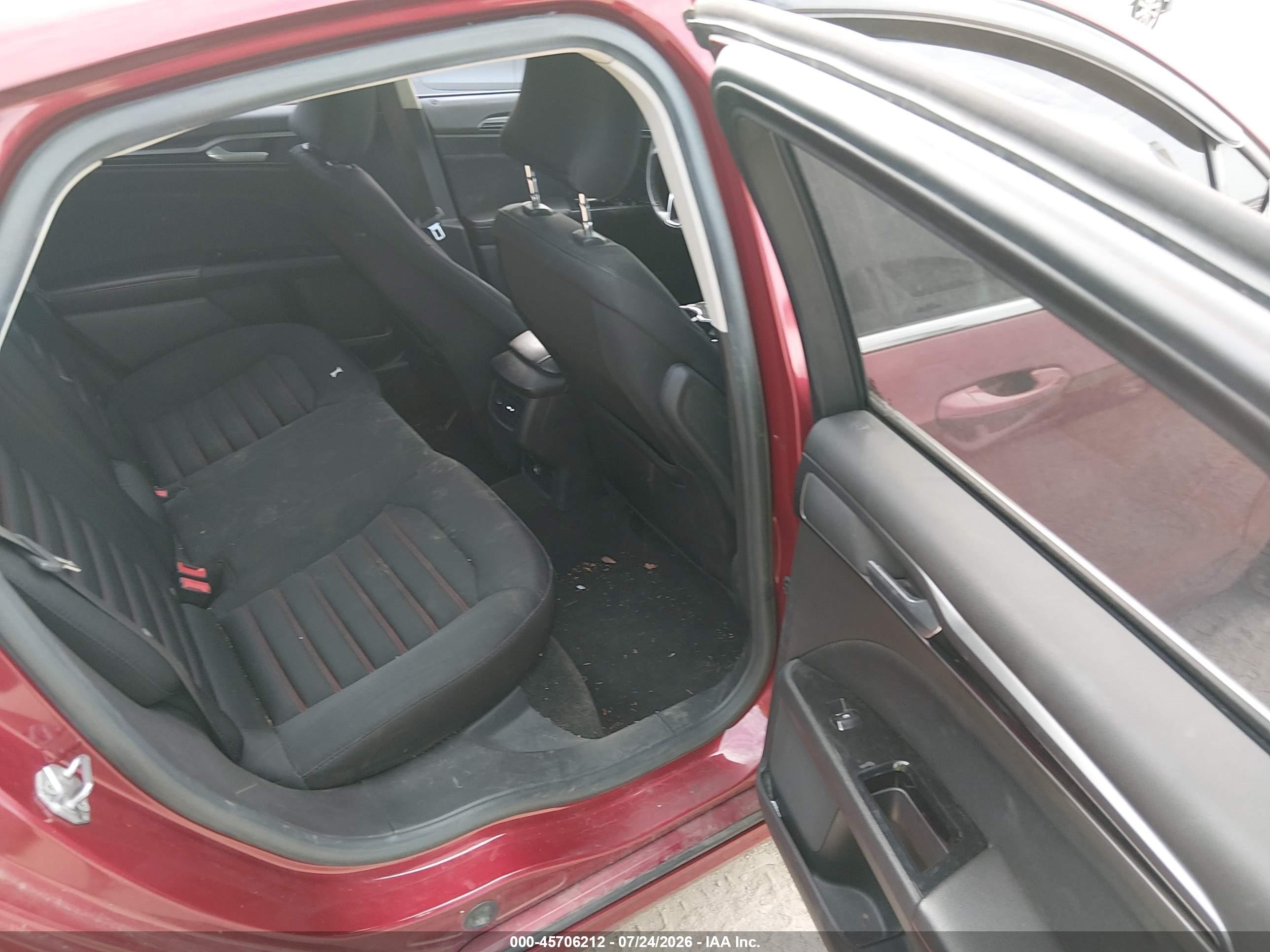 2015 Ford Fusion Se Red vin: 3FA6P0HD8FR302812