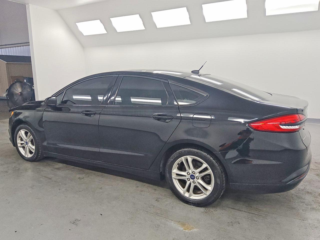 2018 Ford Fusion Se Black vin: 3FA6P0HD8JR240725