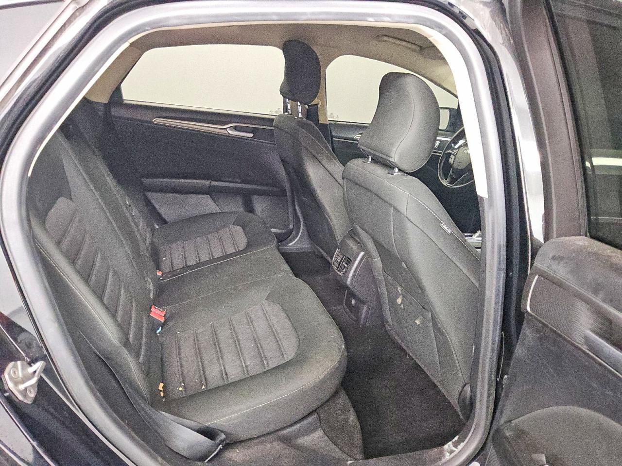 2018 Ford Fusion Se Black vin: 3FA6P0HD8JR240725