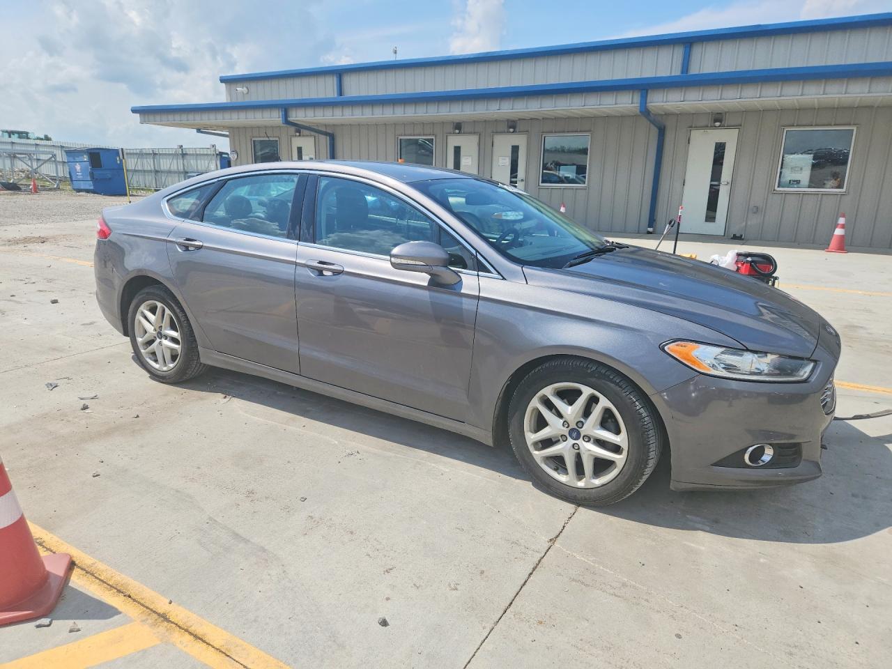2014 Ford Fusion Se Серебряный vin: 3FA6P0HD9ER390171