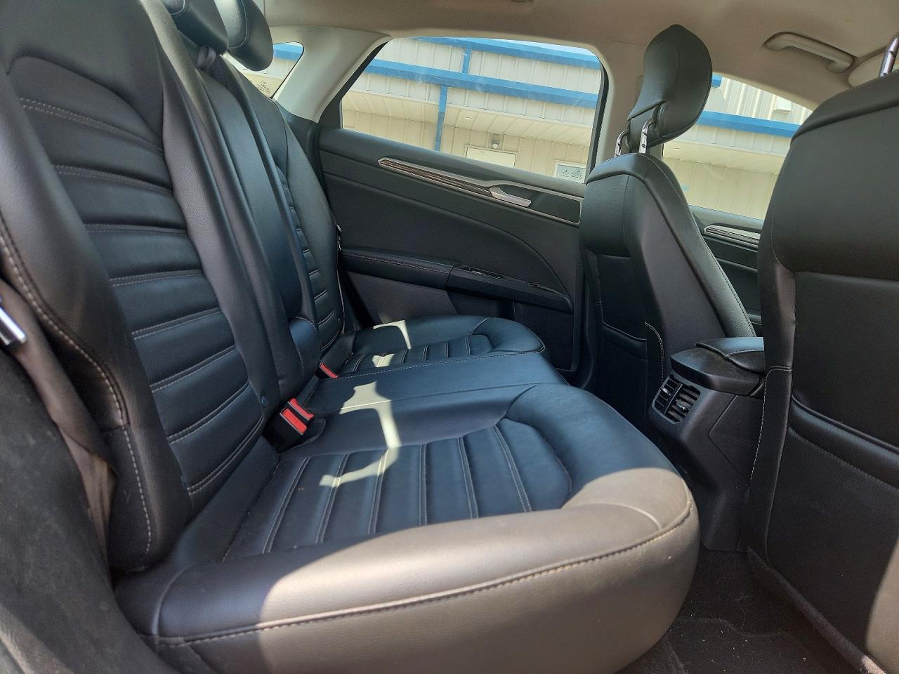2014 Ford Fusion Se Серебряный vin: 3FA6P0HD9ER390171