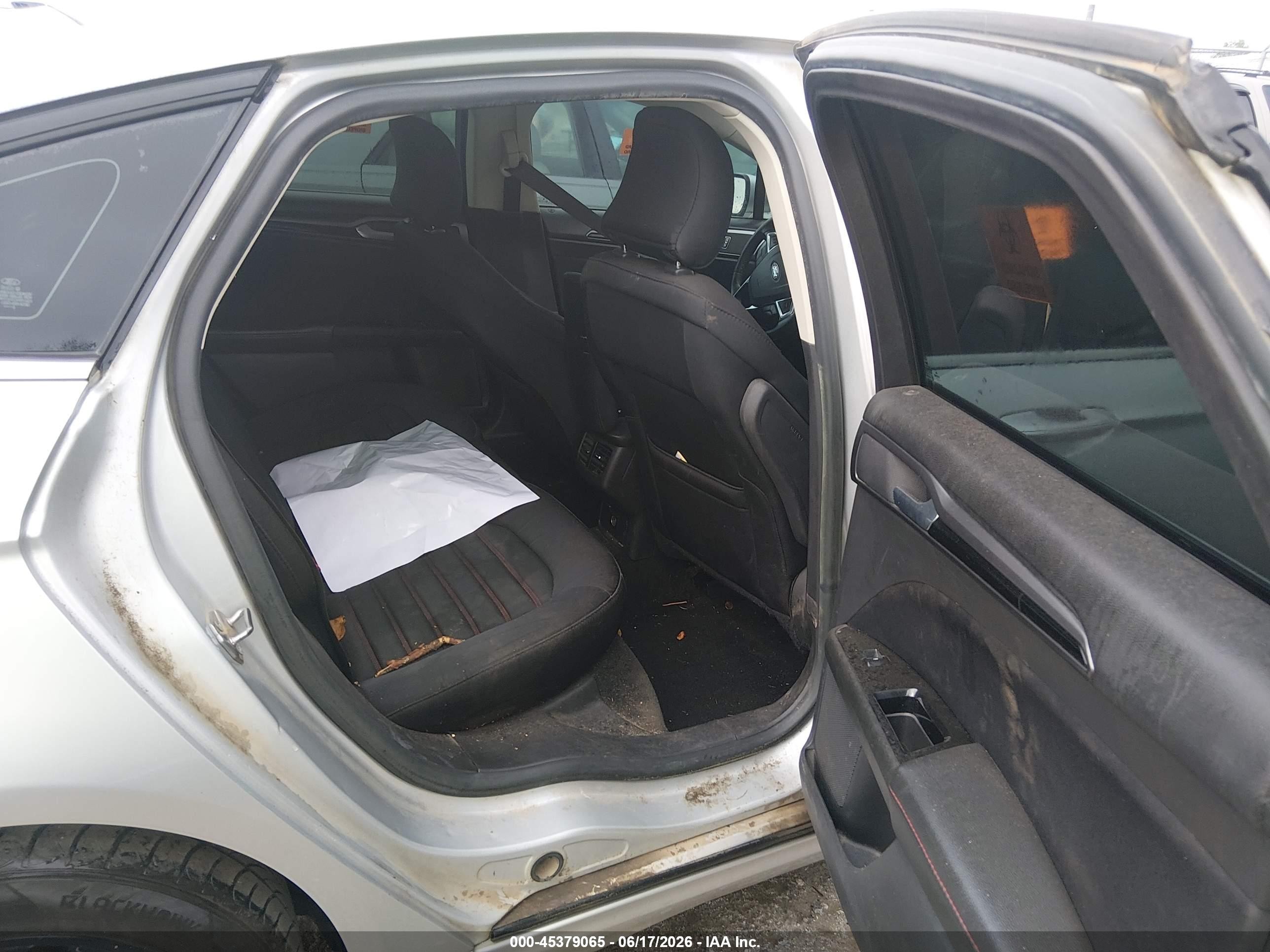 2015 Ford Fusion Se Silver vin: 3FA6P0HD9FR273773