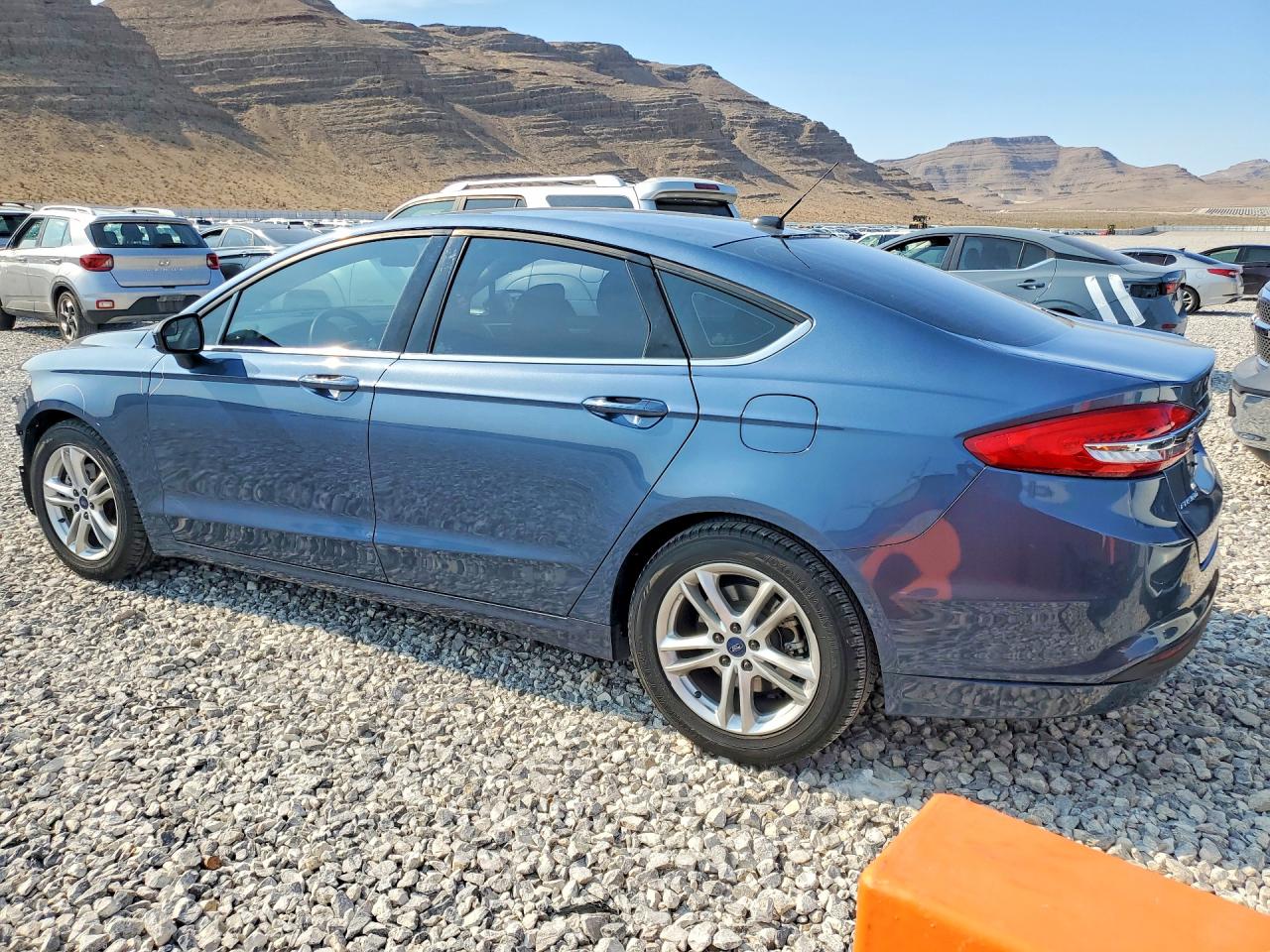 2018 Ford Fusion Se Blue vin: 3FA6P0HD9JR144523