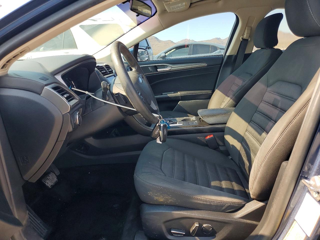 2018 Ford Fusion Se Blue vin: 3FA6P0HD9JR144523