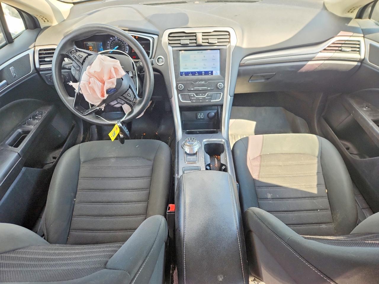 2020 Ford Fusion Se Black vin: 3FA6P0HD9LR235021