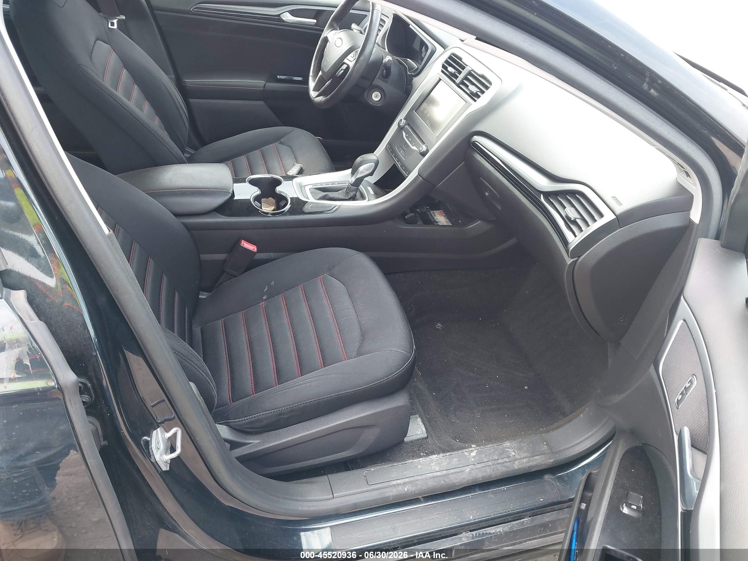 2014 Ford Fusion Se Черный vin: 3FA6P0HDXER166875