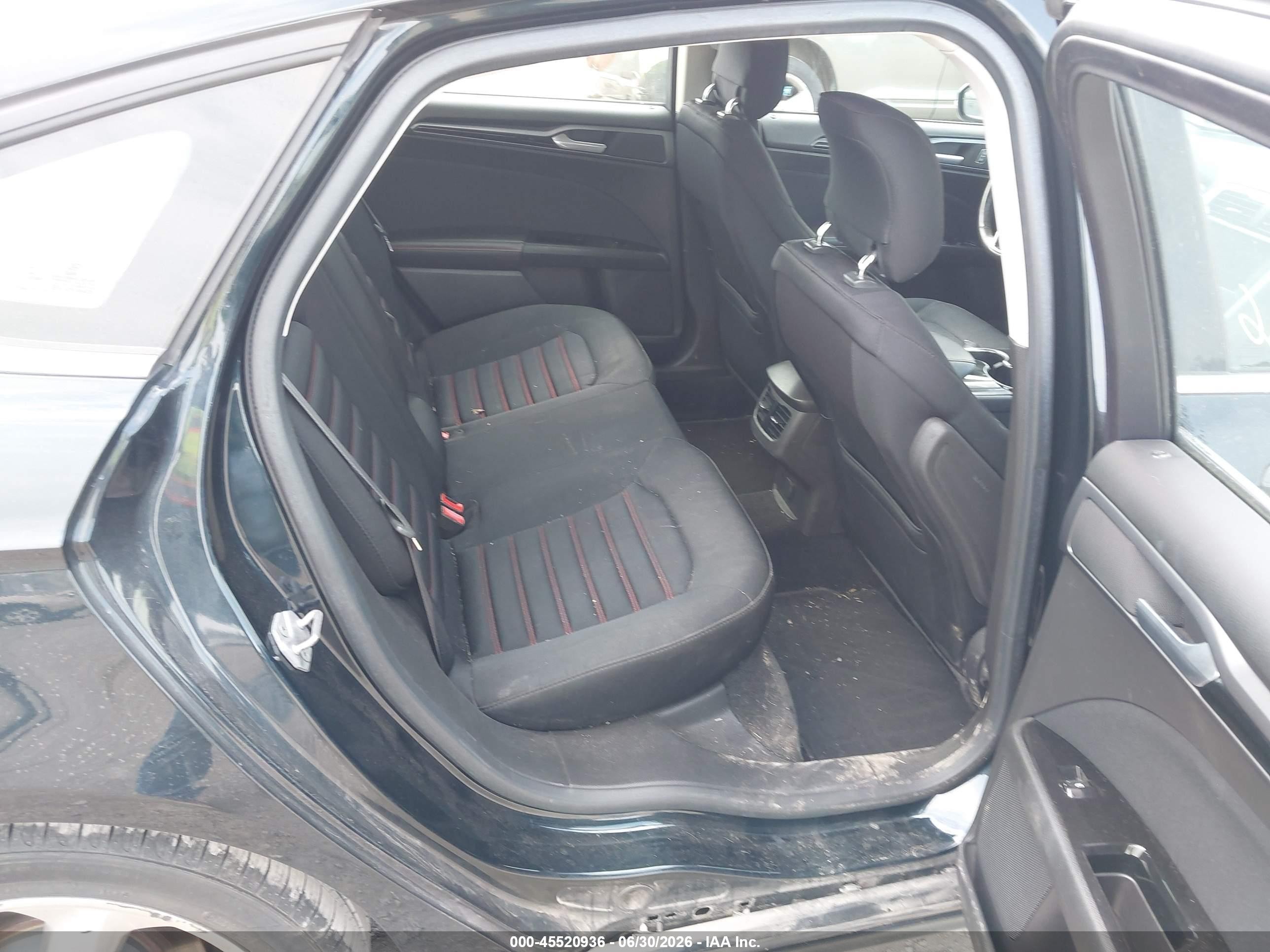 2014 Ford Fusion Se Черный vin: 3FA6P0HDXER166875