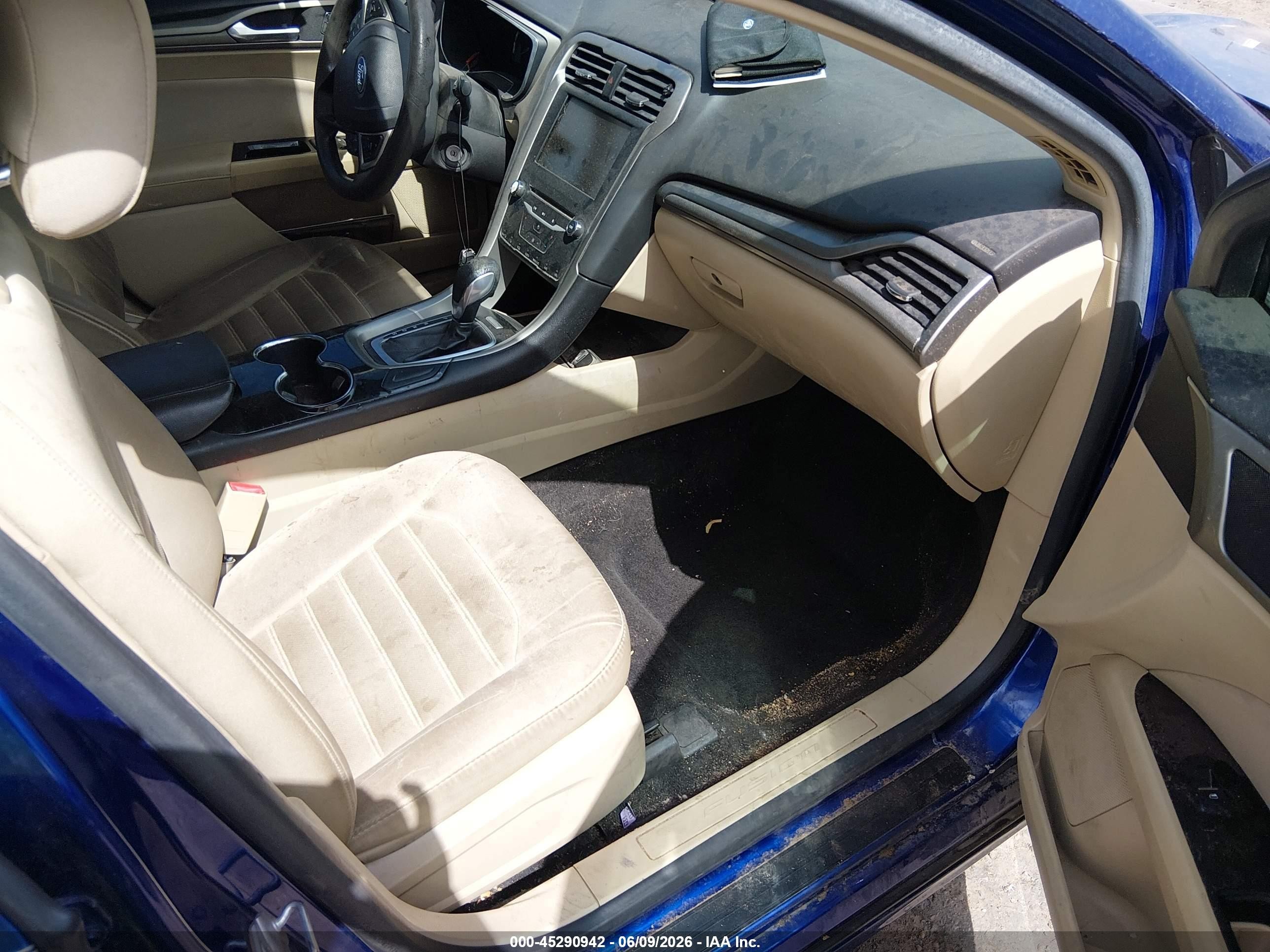 2014 Ford Fusion Se Синий vin: 3FA6P0HDXER195017