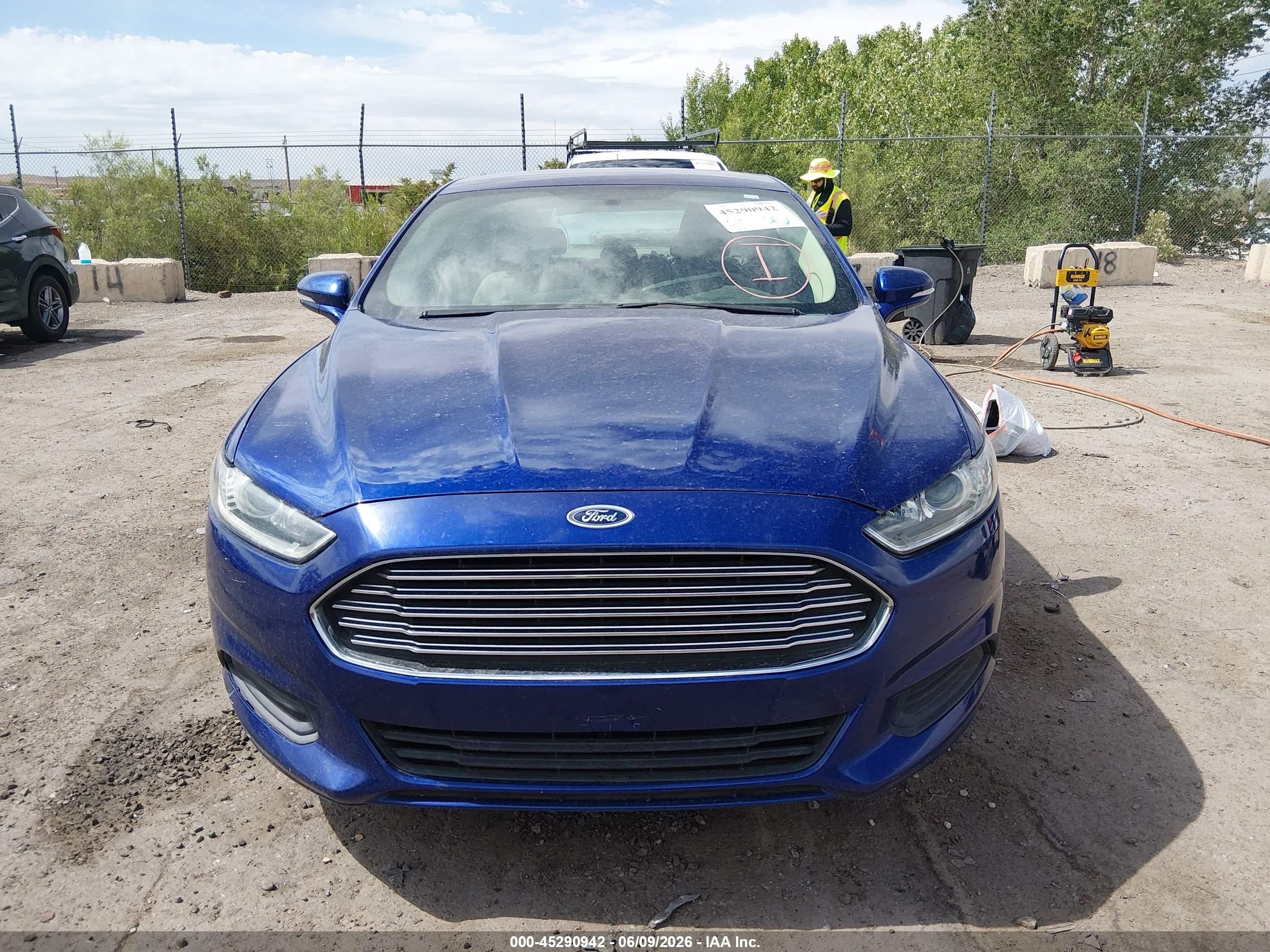 2014 Ford Fusion Se Синий vin: 3FA6P0HDXER195017
