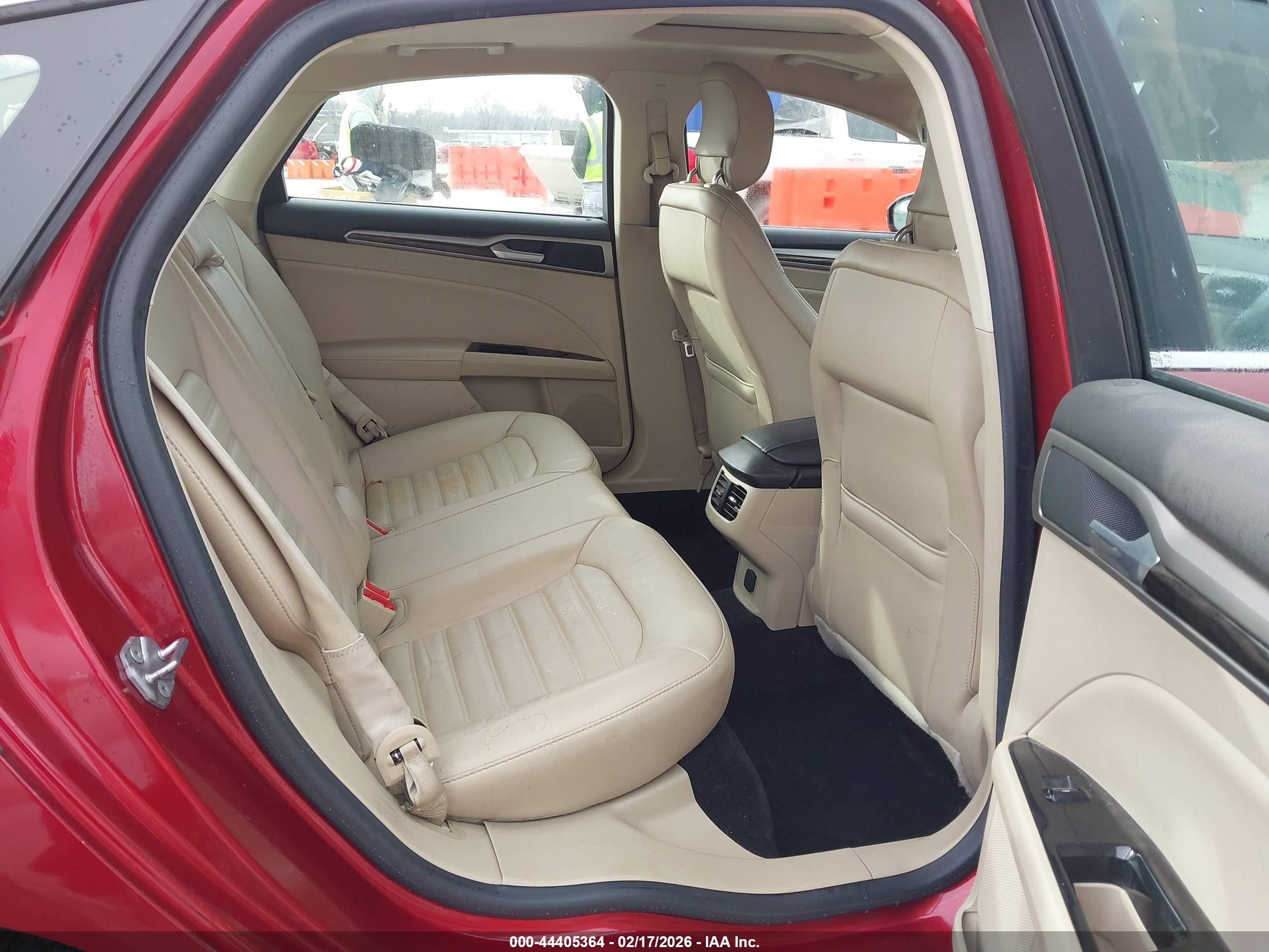 2014 Ford Fusion Se Red vin: 3FA6P0HDXER306097