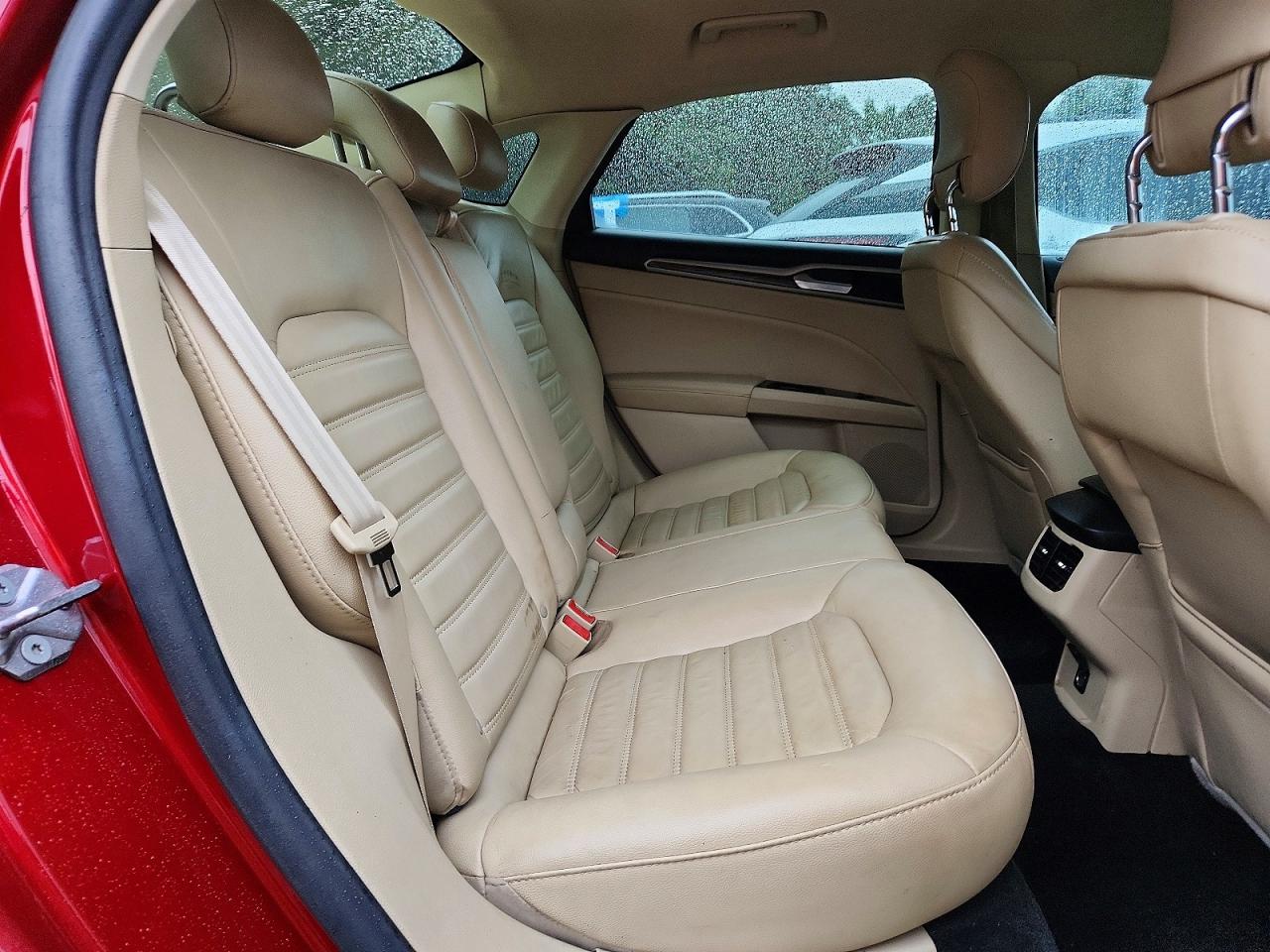 2014 Ford Fusion Se Red vin: 3FA6P0HDXER343098