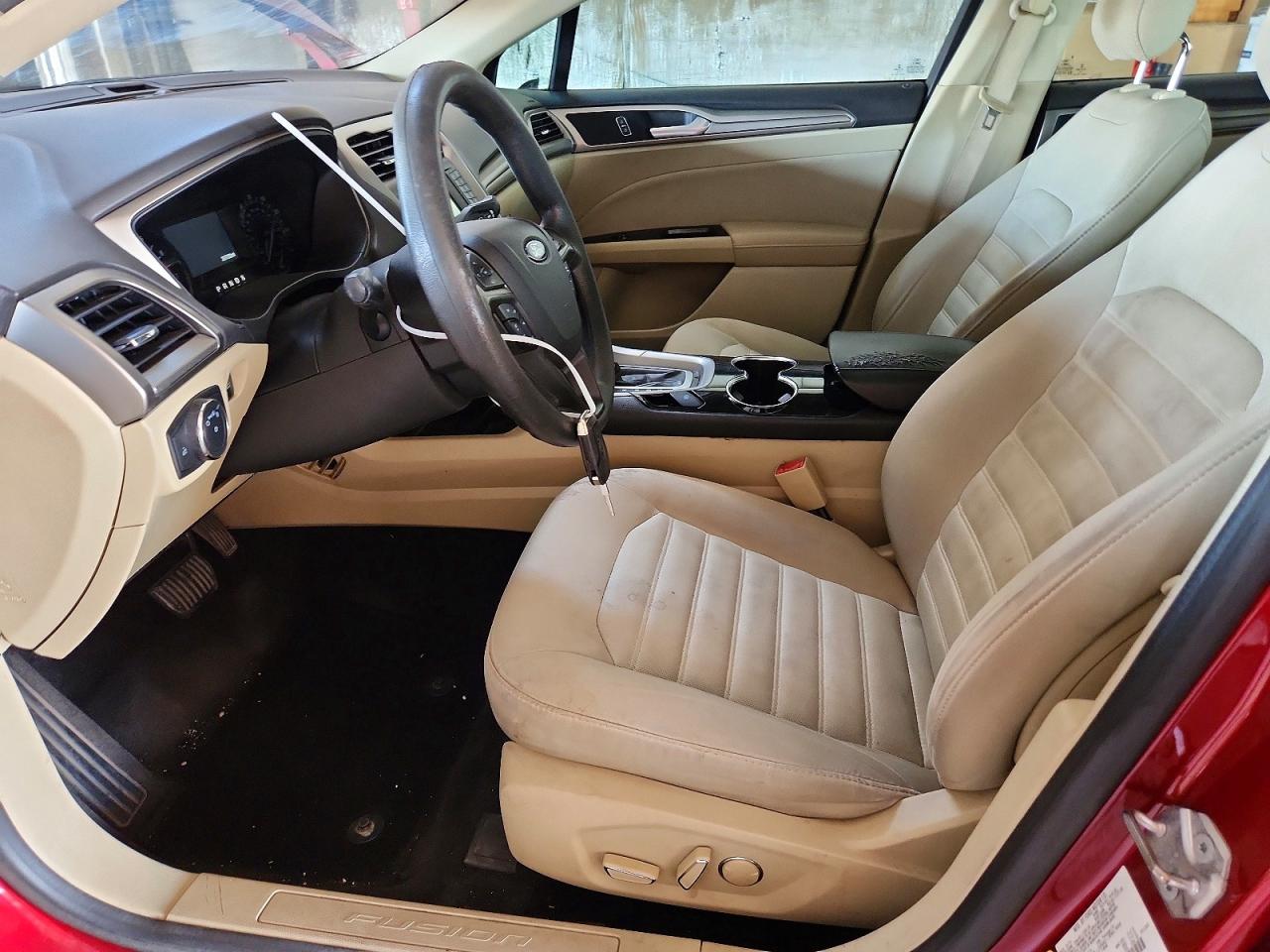 2014 Ford Fusion Se Red vin: 3FA6P0HDXER366574