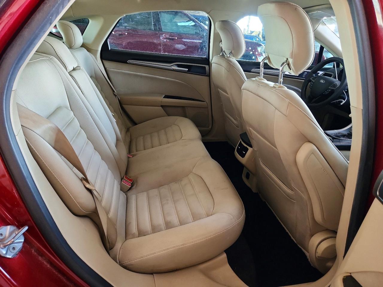 2014 Ford Fusion Se Red vin: 3FA6P0HDXER366574