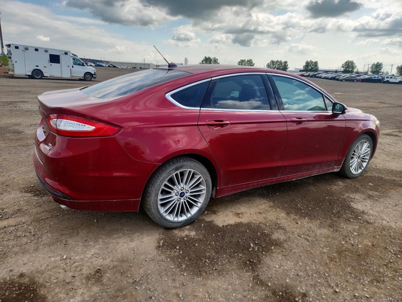 2014 Ford Fusion Se Красный vin: 3FA6P0HDXER370513