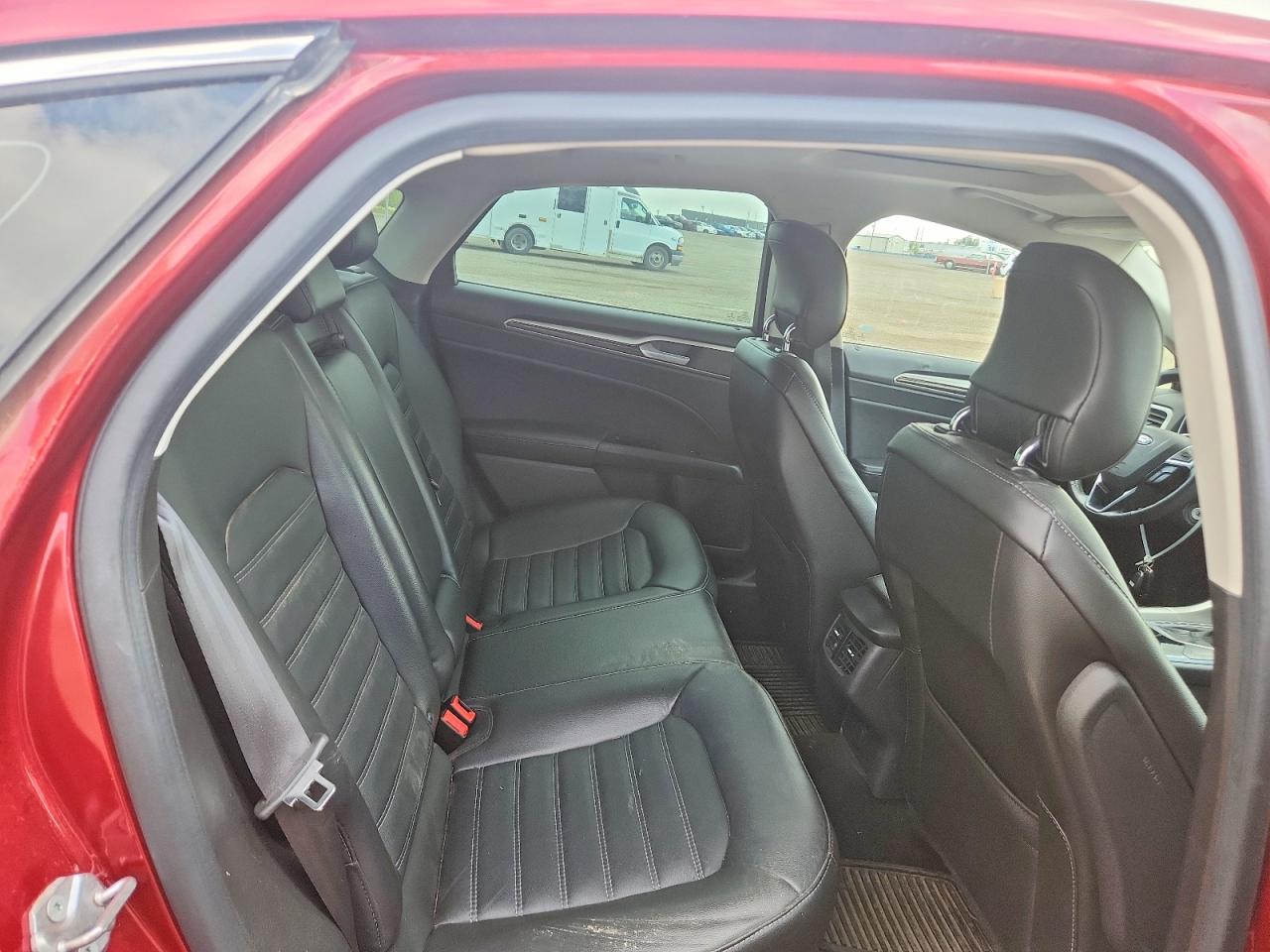 2014 Ford Fusion Se Красный vin: 3FA6P0HDXER370513