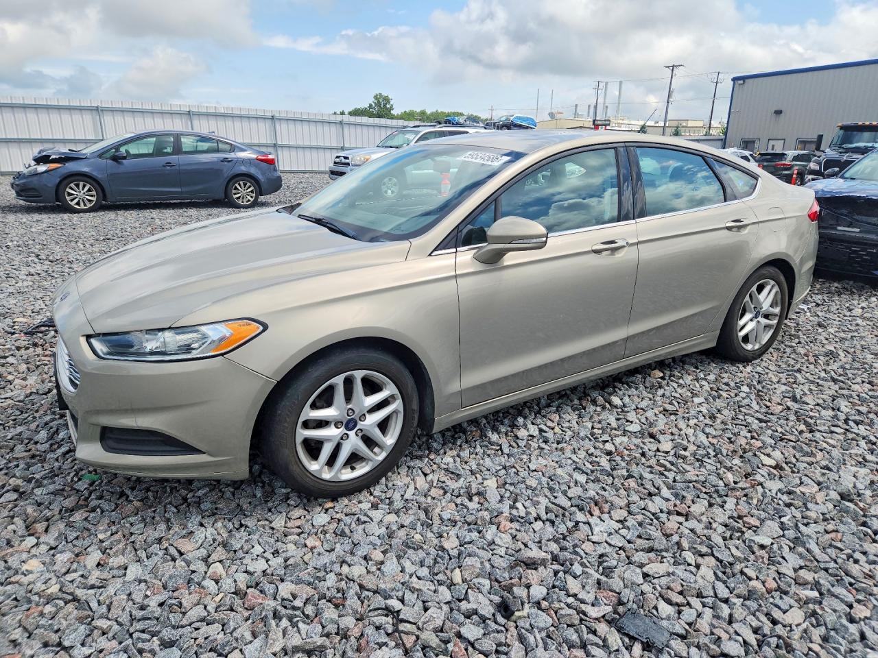 2015 Ford Fusion Se Beige vin: 3FA6P0HDXFR124787
