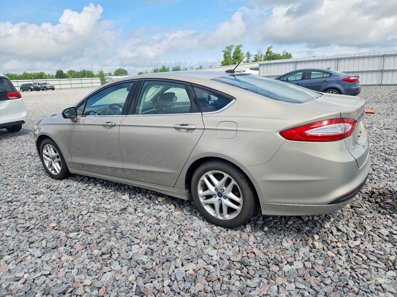 2015 Ford Fusion Se Beige vin: 3FA6P0HDXFR124787