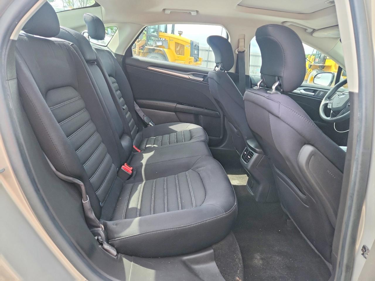 2015 Ford Fusion Se Beige vin: 3FA6P0HDXFR124787