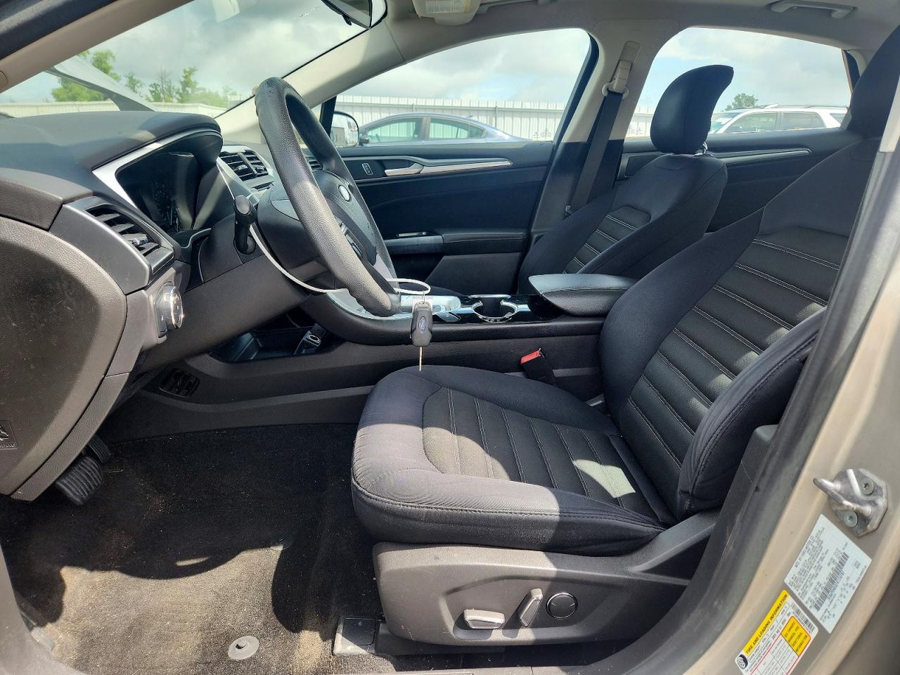 2015 Ford Fusion Se Beige vin: 3FA6P0HDXFR124787