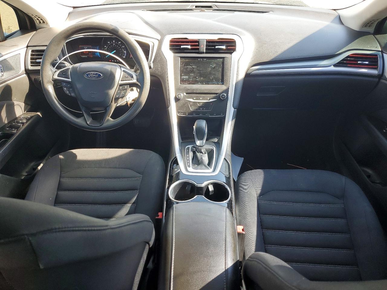 2015 Ford Fusion Se Серебряный vin: 3FA6P0HDXFR194502