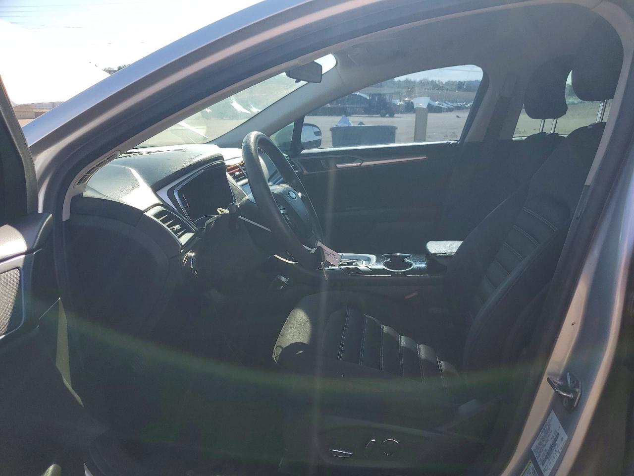 2015 Ford Fusion Se Серебряный vin: 3FA6P0HDXFR194502