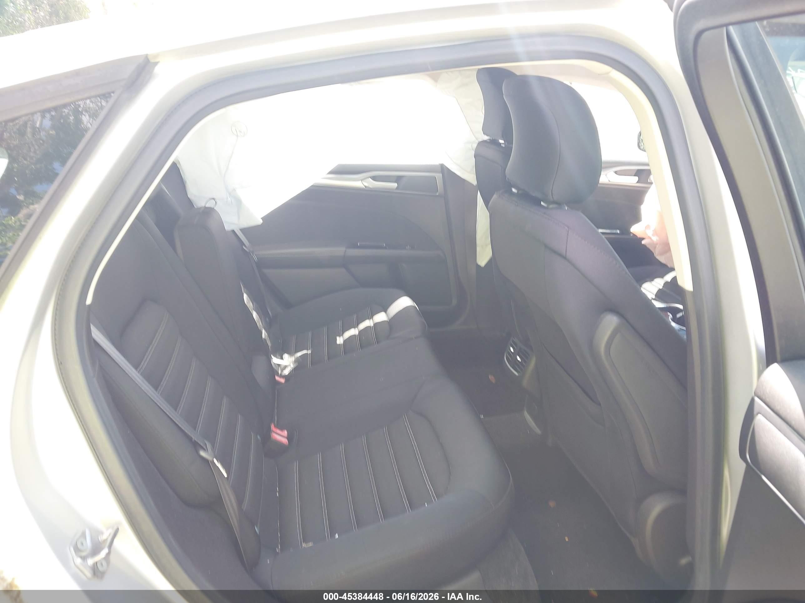 2015 Ford Fusion Se Silver vin: 3FA6P0HDXFR261745