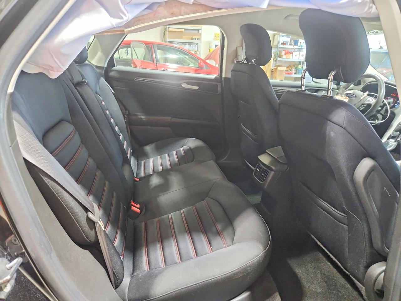 2013 Ford Fusion Se Черный vin: 3FA6P0HR1DR247287