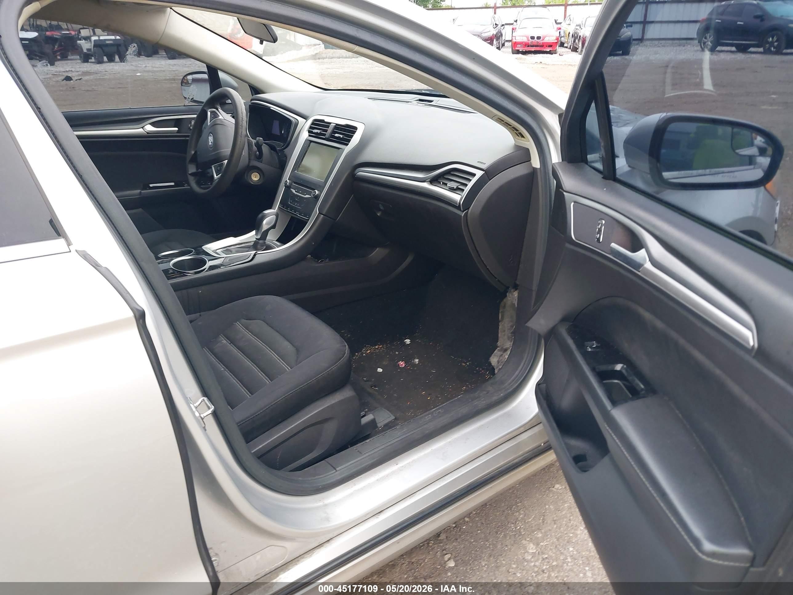 2013 Ford Fusion Se Серебряный vin: 3FA6P0HR2DR125313