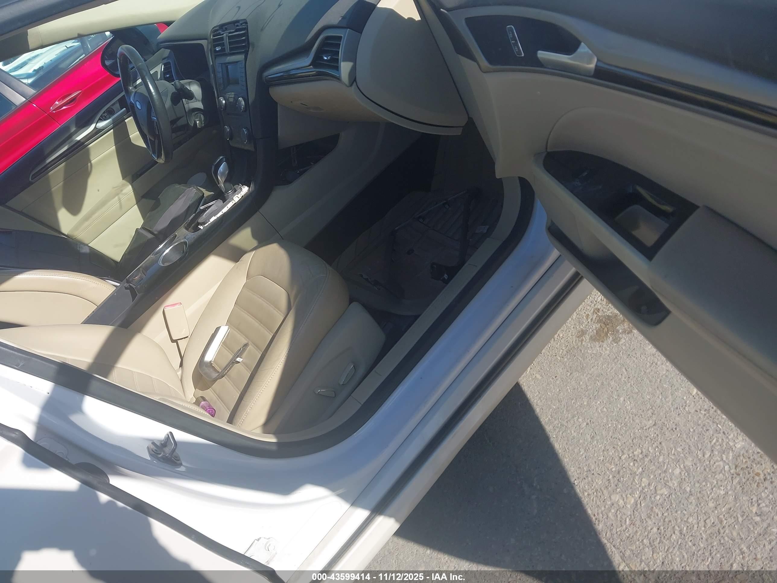 2013 Ford Fusion Se Cream vin: 3FA6P0HR2DR184653